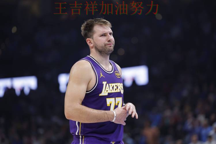 东契奇状态回升引发热议 主帅用人思路受到讨论 东契奇状态回升引发热议 主帅用人思路受到讨论